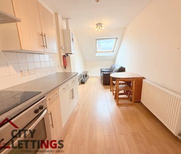 3 Bedroom Flat - Photo 3