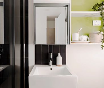 Single Bedroom – 6 Share Apartment - Photo 4