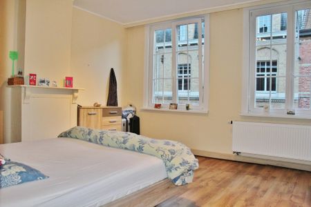 Rijwoning met koer op wandelafstand van de markt - Photo 4