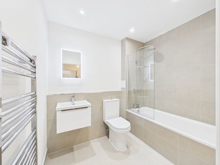 Lakeside West, Causeway, Staines-Upon-Thames,TW18 - Photo 4