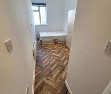 1 bedroom in a house share to rent - Photo 6