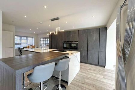 Pyrford, Woking, Surrey, GU22 - Photo 4