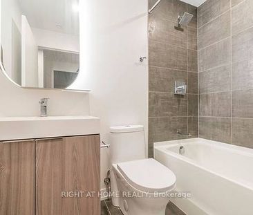 Yonge/Finch-Bright Modern 1Bdrm + Den 1Bath - Photo 3