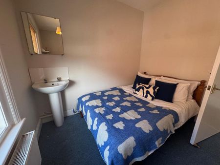 5 bedroom flat to rent - Photo 5