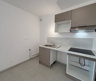 Location Appartement 1 pièce 31m² - Photo 3