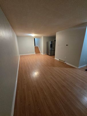 For Lease - 324 Conway Drive, London South, Ontario - Photo 1