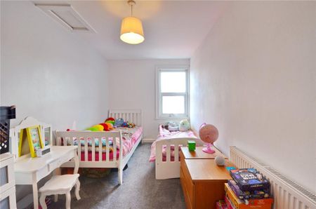 3 bedroom apartment to rent - Photo 2