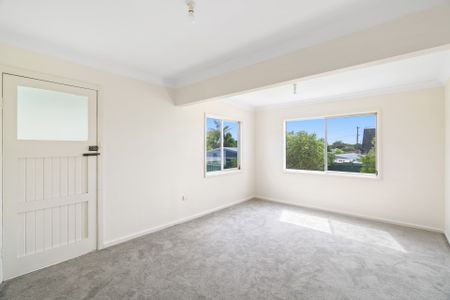 Tidy Two Bedroom Home in Convenient Location - Photo 4