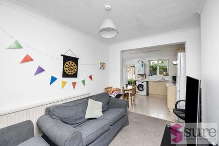 3 bedroom terraced house to rent - Photo 3