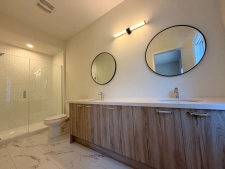 For Lease - 24 HelmKay Avenue, Richmond Hill, Ontario - Photo 4