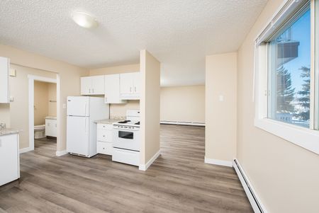 Grace Manor - Photo 4