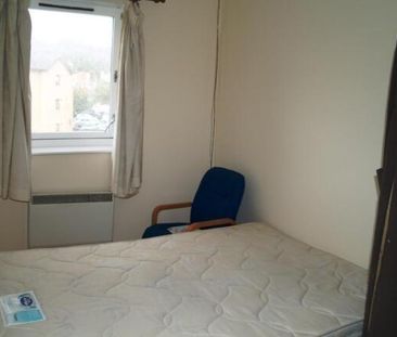 3 bedroom flat to rent - Photo 3