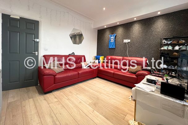 6 Bedroom Mid Terraced House for rent in Harold Terrace - Photo 1