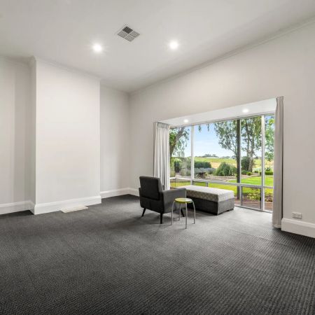 Rural Grandeur and Modern Comfort: 39 Lewis Avenue, Yahl - Photo 2