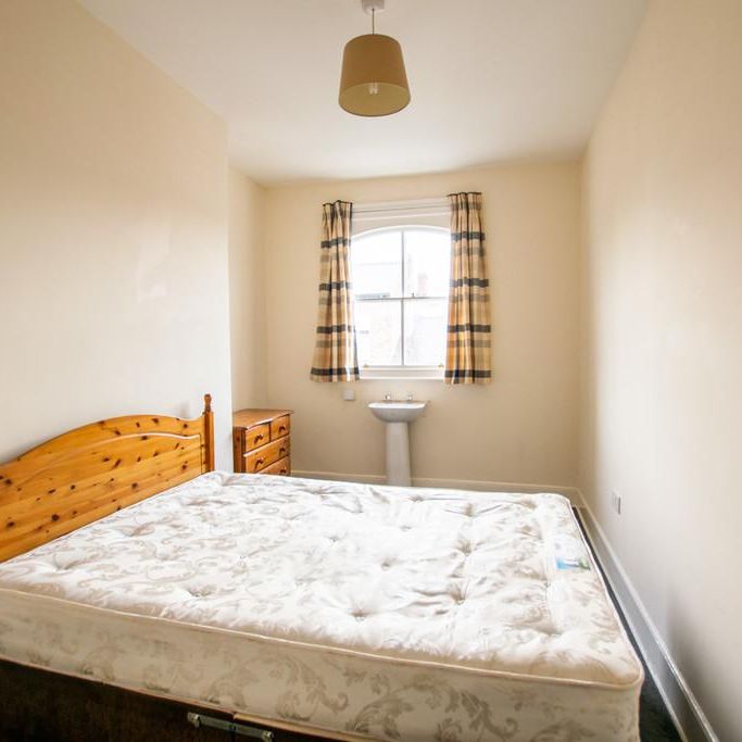 1 bedroom in a house share to rent - Photo 1