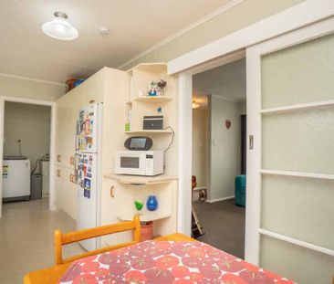 A Perfect Home for the Perfect Tenants! - Photo 2