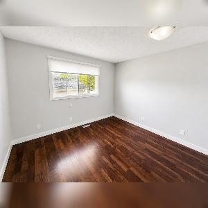 4 Bed 2 Bath Double Garage NE Fraser Edmonton - Photo 1