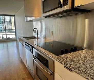 Beautiful Apartment High floor in Prime Location Downtown Vancouver - Photo 1