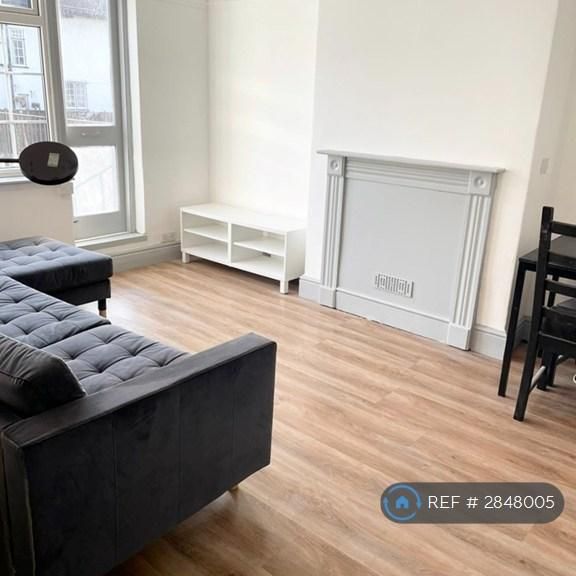 4 bedroom maisonette to rent - Photo 1