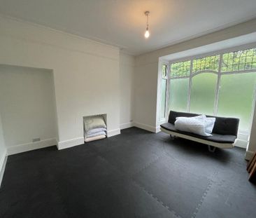 4 bedroom terraced house to rent - Photo 2