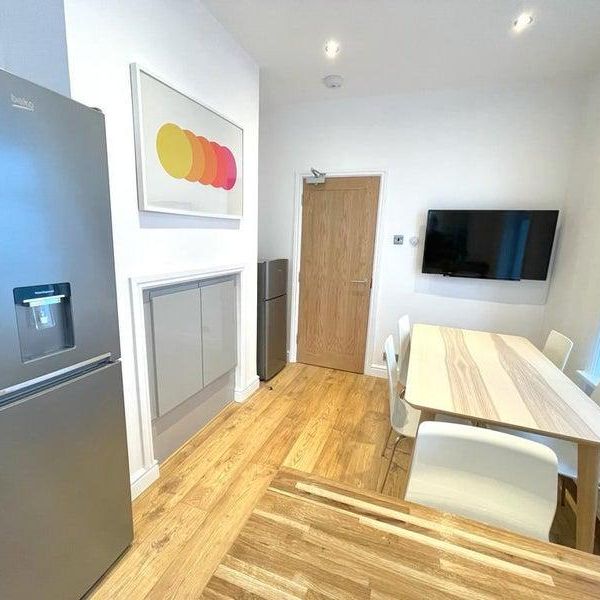 1 bedroom in a house share to rent - Photo 1