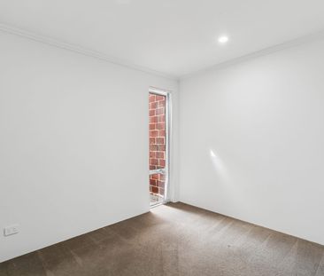 Stylish home Offering Space, Comfort and Convenience - Photo 5