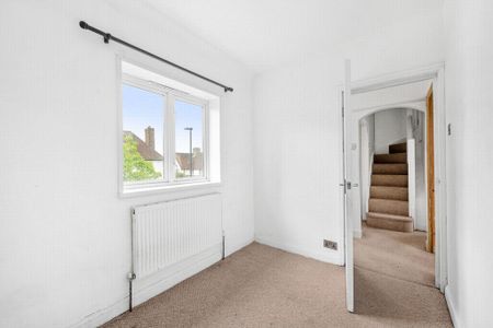 3 bedroom semi-detached house to rent - Photo 4