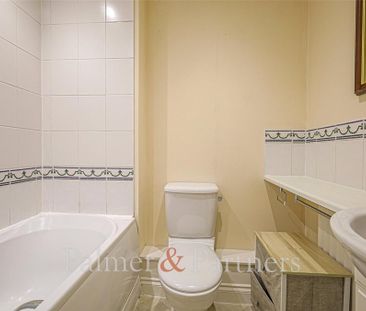 4 bedroom terraced house to rent - Photo 1
