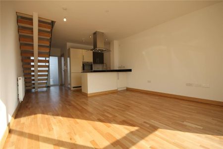 2 bedroom semi-detached house to rent - Photo 4