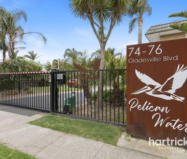 Direct Waterfront Townhouse with private Boat mooring - Photo 4