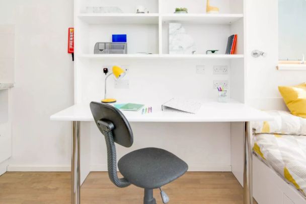 Silver Ensuite - Photo 1