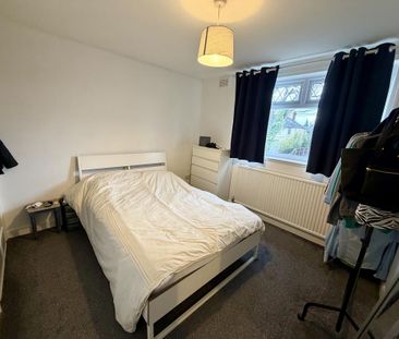 3 bedroom end of terrace house to rent - Photo 4