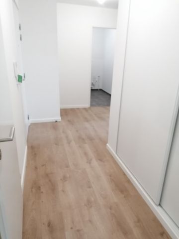 Location Appartement 3 pièces 61m² RONCQ 59223 - Photo 4