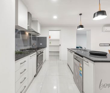 Spacious Family Living in Prime Mickleham Location - Photo 2