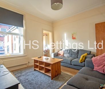 4 Bedroom Mid Terraced House for rent in Manor Drive - Photo 6