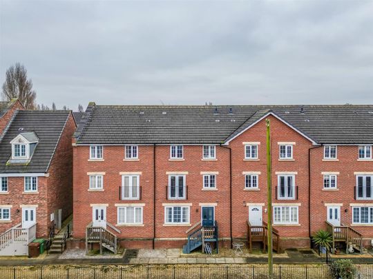 Chancel Road, Wakefield - Photo 1