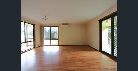 THREE BEDROOM HOME - Photo 4