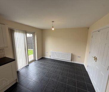 85 Carrigart Crescent, Lurgan, BT65 5EG - Photo 2