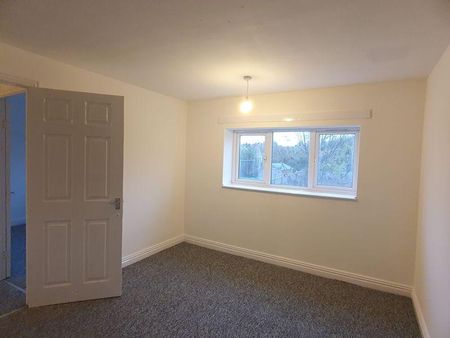 4 bedroom terraced house to rent - Photo 5