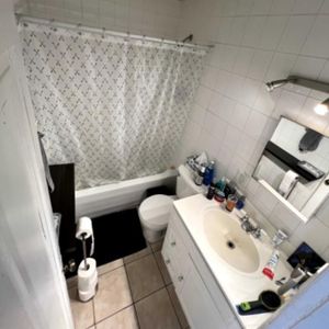 RENOVATED - RÉNOVÉ Petite-Italie / Little Italy - Appartement 3 Chambres au Rez-de-Chaussée à Louer – Jean Talon - La Petite-Patrie - Photo 2