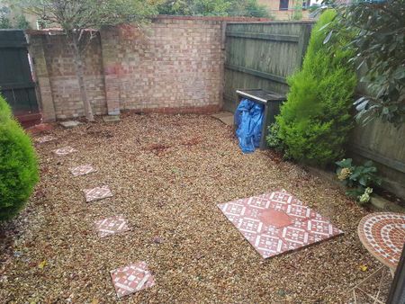 2 bedroom terraced house to rent - Photo 5