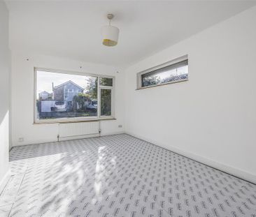 3 bedroom detached bungalow to rent - Photo 4
