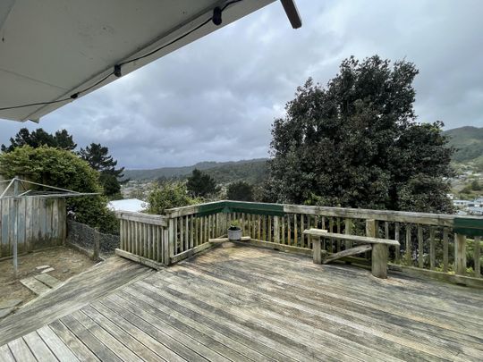 17 Amundsen Grove, Stokes Valley - Photo 1