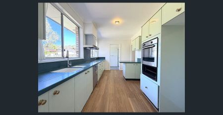 Renovated 5-beds house in Murray Farm Public catchment - Photo 2