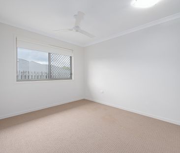 MODERN FAMILY HOME IN QUIET KIRKWOOD ESTATE - Photo 4