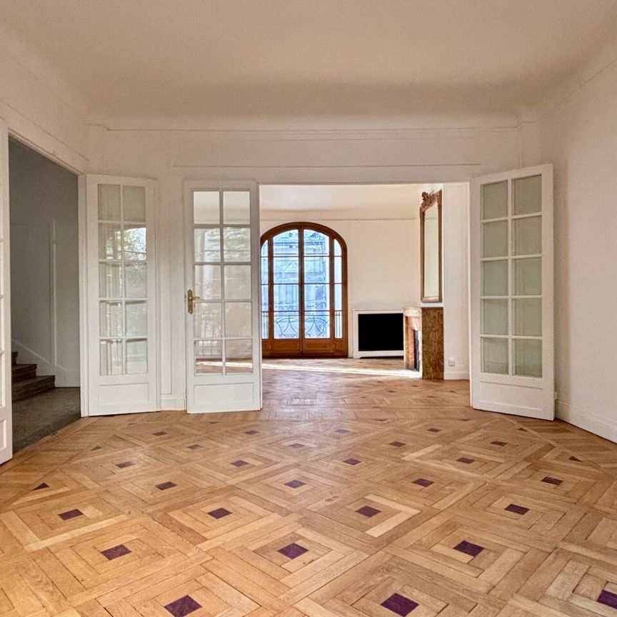 Tout savoir sur cette maison dans le quartier Vaugirard-Parc des Expositions, à Paris 15ème - Photo 1