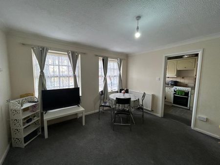 2 bedroom flat to rent - Photo 4
