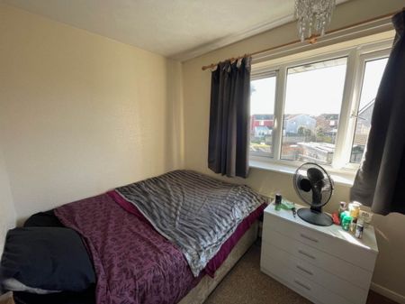 Worle, Weston-super-Mare, North Somerset - Photo 4