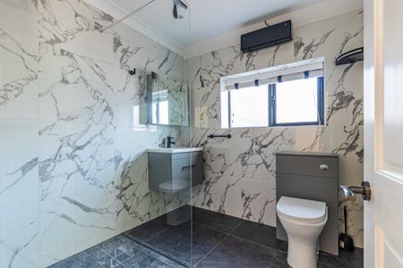 2 bed Flat for rent - Photo 5