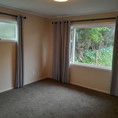TIDY FAMILY HOME - Photo 2